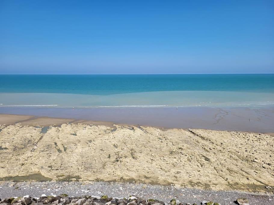 Appartement Vue Mer A 100 M De La Plage Ault Buitenkant foto